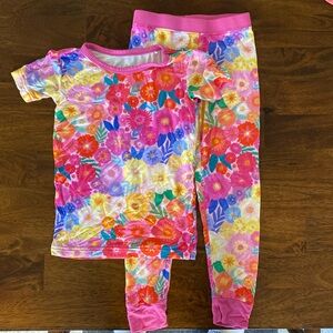 Little Sleepies Rainbow Blooms 2 piece shirt sleeve Pajama set in size 3T